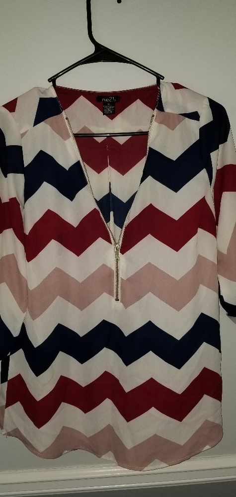 Nice business casual shirt or can be dressed up.